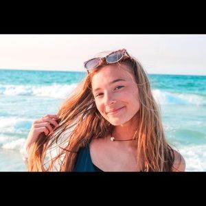 Meet your Posher, Mia